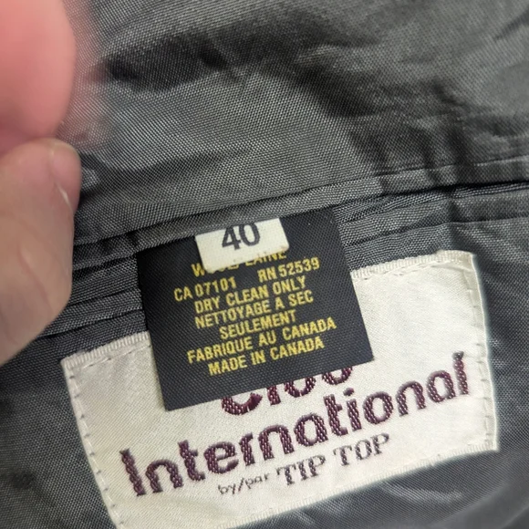 Vintage 100% Wool Herringbone Double Breasted Blazer Made in Canada - Picture 9 of 10